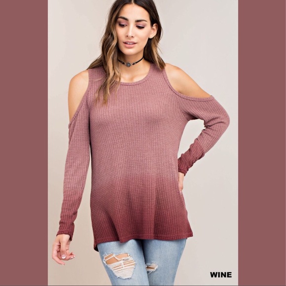 🆕5⭐️Dip Dye Cold Shoulder Top - Picture 3 of 6